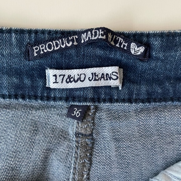 Jean skirt with pearl details - Picture 3 of 3